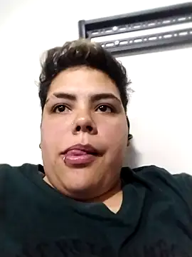 Snapshot of Hailey_Curvy chatting on October 26, 2025, 4:13 am Hailey Curvy online show from October 26, 2025, 4:13 am