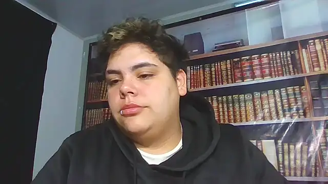 Snapshot of Hailey_Curvy chatting on November 14, 2025, 11:03 am Hailey Curvy online show from November 14, 2025, 11:03 am