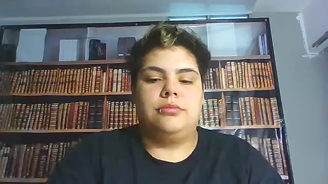 Snapshot of Hailey_Curvy chatting on November 26, 2025, 10:59 am Hailey Curvy online show from November 26, 2025, 10:59 am