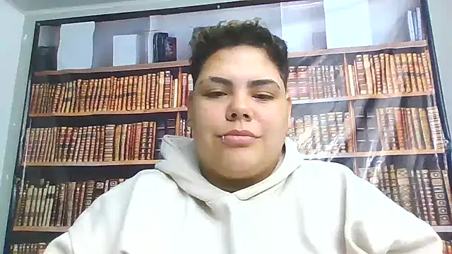 Snapshot of Hailey_Curvy chatting on December 3, 2025, 10:47 am Hailey Curvy online show from December 3, 2025, 10:47 am