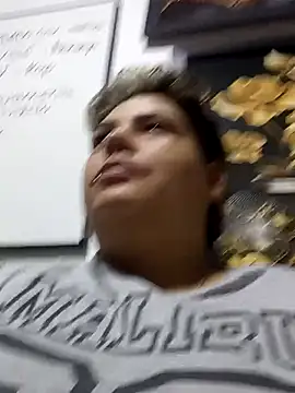 Snapshot of Hailey_Curvy chatting on September 15, 2025, 3:40 am Hailey Curvy online show from September 15, 2025, 3:40 am