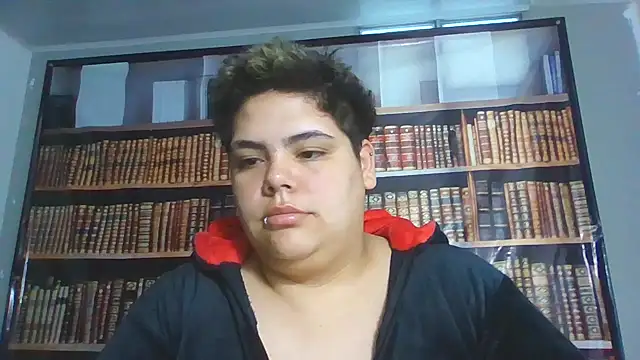 Snapshot of Hailey_Curvy chatting on November 12, 2025, 11:14 am Hailey Curvy online show from November 12, 2025, 11:14 am