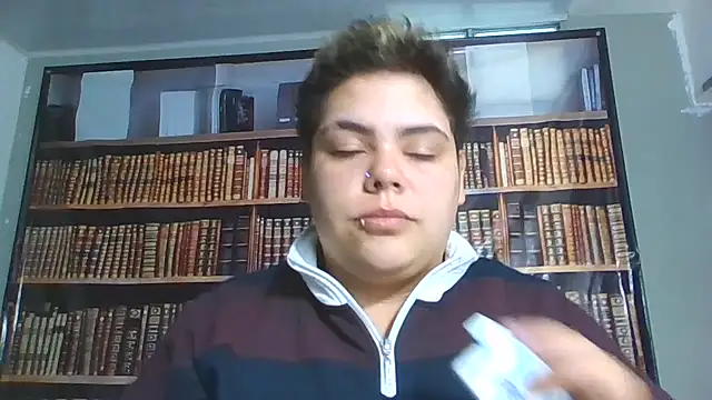 Snapshot of Hailey_Curvy chatting on November 9, 2025, 11:14 am Hailey Curvy online show from November 9, 2025, 11:14 am