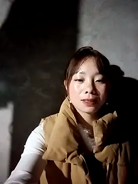 milo123-xx online show from November 18, 2025, 3:48 pm