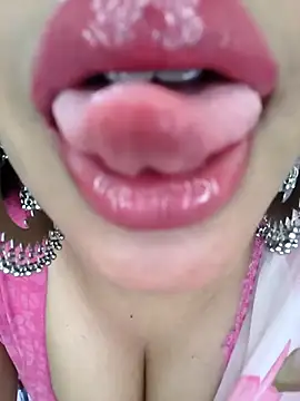 Cute merry01 online show from April 6, 2026, 3:13 am