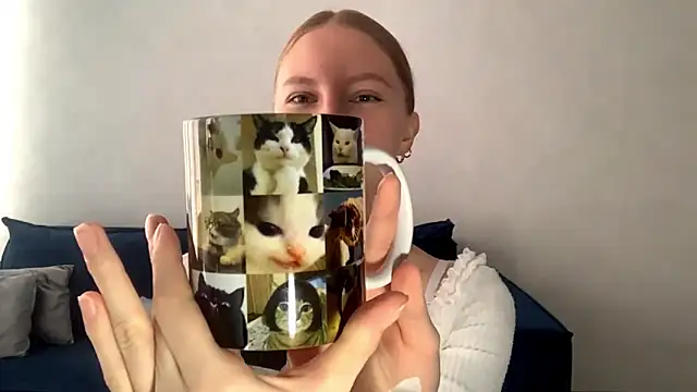 Snapshot of BrightAnnie chatting on September 11, 2025, 7:30 am BrightAnnie online show from September 11, 2025, 7:30 am