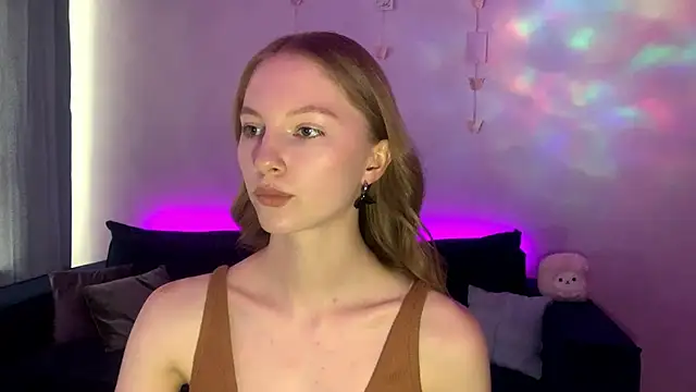 Snapshot of BrightAnnie chatting on September 13, 2025, 1:11 pm BrightAnnie online show from September 13, 2025, 1:11 pm