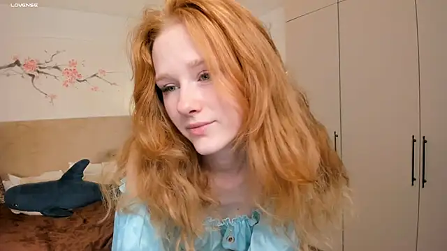 Snapshot of BreezeJam chatting on June 6, 2026, 6:35 pm BreezeJam online show from June 6, 2026, 6:35 pm