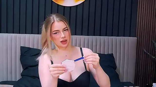 Snapshot of MilanaCeleste chatting on February 16, 2026, 10:07 pm MilanaCeleste online show from February 16, 2026, 10:07 pm