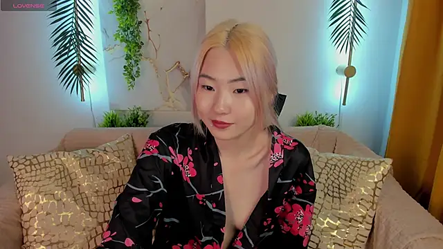 Aisi 18 online show from September 17, 2025, 4:36 am