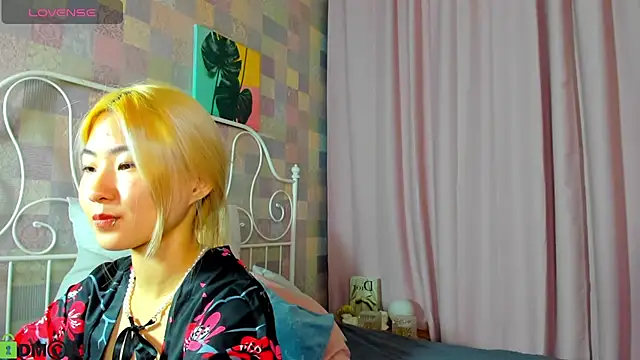 Aisi 18 online show from September 26, 2025, 3:35 am