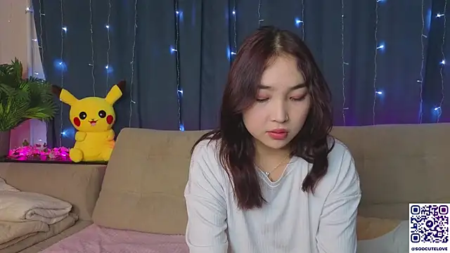 ColettaMejias online show from December 2, 2025, 8:10 pm