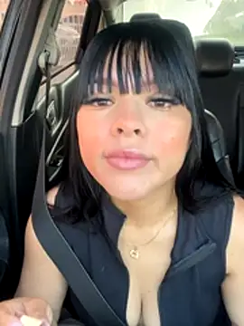 BrendaCrean online show from November 29, 2025, 11:43 am