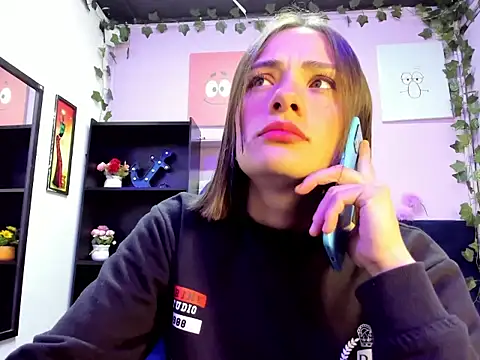 Tammy Thompson  online show from September 10, 2025, 1:54 pm