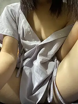 Leyleisanmay online show from September 10, 2025, 3:44 pm