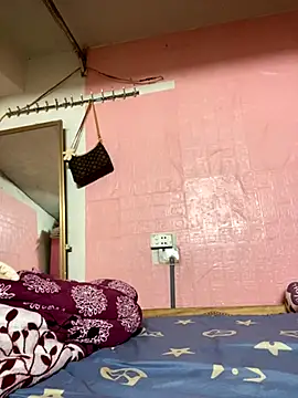 Leyleisanmay online show from October 1, 2025, 4:33 pm