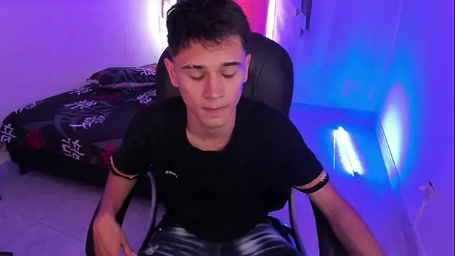 Aron Boyy online show from November 29, 2025, 8:09 pm