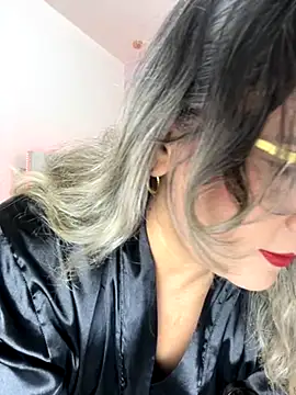 Snapshot of Lucy_Milf_474 chatting on November 1, 2025, 11:48 am Lucy Milf 474 online show from November 1, 2025, 11:48 am