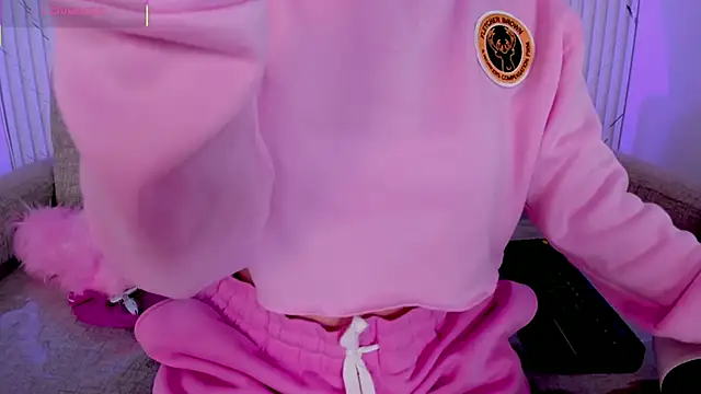 Snapshot of chloegils_ chatting on October 17, 2025, 2:30 pm chloegils online show from October 17, 2025, 2:30 pm