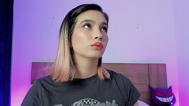 Akatsumi  online show from November 8, 2025, 9:07 pm