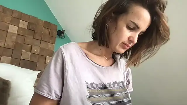 AmyStone   online show from June 17, 2026, 8:47 am