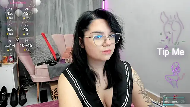 Snapshot of AbbyPearll chatting on December 19, 2025, 8:44 pm AbbyPearll online show from December 19, 2025, 8:44 pm