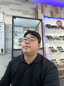 gayfucuxuc online show from December 4, 2025, 4:00 am