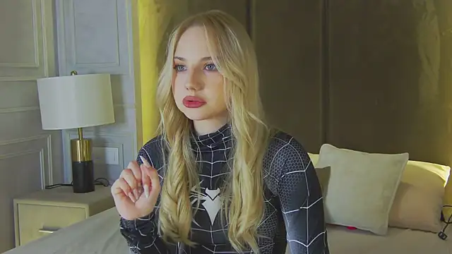 Sky Cutie online show from April 9, 2026, 4:58 am