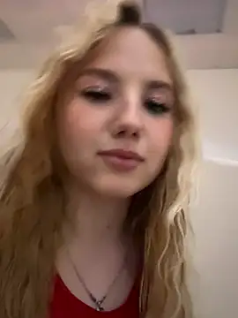 Sky Cutie online show from September 11, 2025, 4:34 am