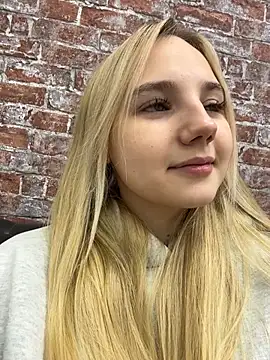 Sky Cutie online show from November 14, 2025, 3:10 am