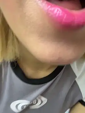 SweetBunnyGF online show from February 4, 2026, 7:31 pm