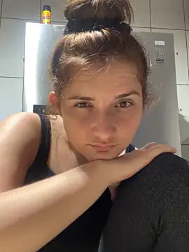 Snapshot of Bininhas2 chatting on October 17, 2025, 6:50 am Bininhas2 online show from October 17, 2025, 6:50 am