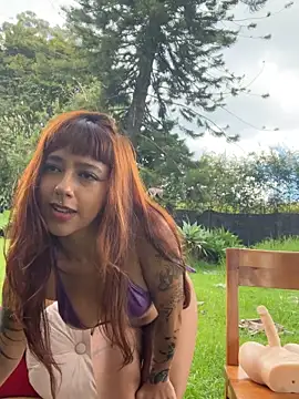 AliceMrtnz online show from April 20, 2026, 4:52 pm