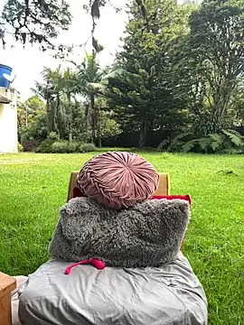 Snapshot of AliceMrtnz chatting on February 20, 2026, 5:59 pm AliceMrtnz online show from February 20, 2026, 5:59 pm