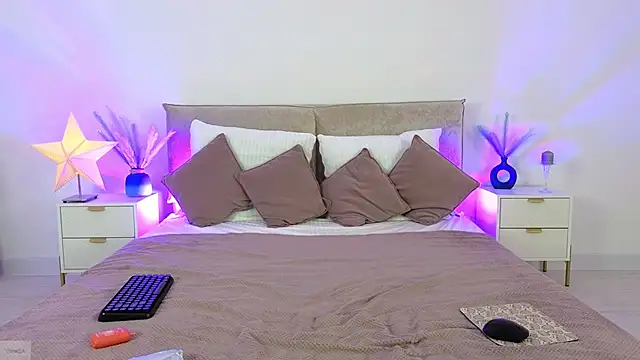 Snapshot of Jules_night chatting on November 19, 2025, 9:26 pm Jules night online show from November 19, 2025, 9:26 pm