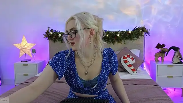 Snapshot of Jules_night chatting on December 18, 2025, 9:07 pm Jules night online show from December 18, 2025, 9:07 pm