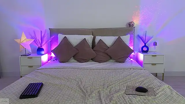 Snapshot of Jules_night chatting on November 14, 2025, 10:02 pm Jules night online show from November 14, 2025, 10:02 pm