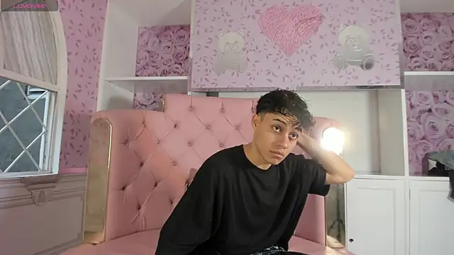 Dani rivass online show from October 31, 2025, 11:29 am