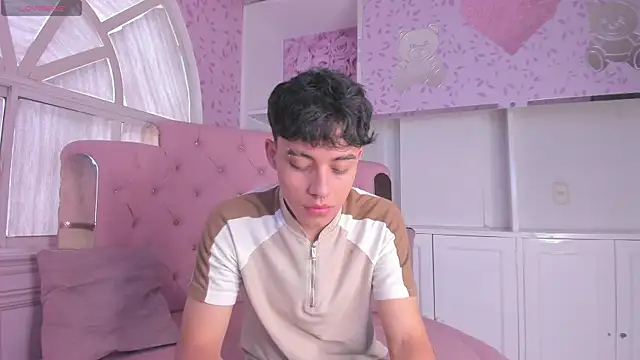 Dani rivass online show from December 17, 2025, 1:27 pm