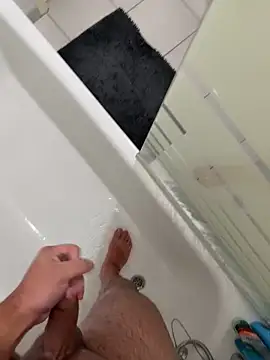 julienCr7 online show from February 5, 2026, 5:09 pm