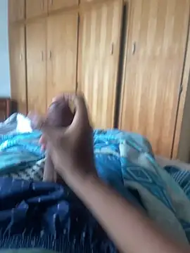 Snapshot of CreamyOff45 chatting on March 4, 2026, 5:59 am CreamyOff45 online show from March 4, 2026, 5:59 am