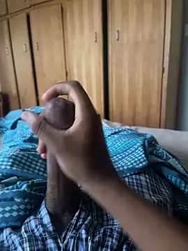 Snapshot of CreamyOff45 chatting on February 9, 2026, 5:49 am CreamyOff45 online show from February 9, 2026, 5:49 am