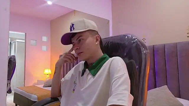 Nascary Fox online show from November 30, 2025, 2:40 pm