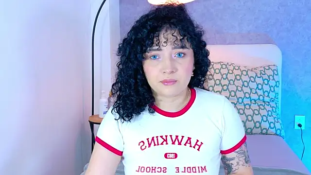 Snapshot of Tracielowe_w chatting on October 21, 2025, 3:28 am Tracielowe w online show from October 21, 2025, 3:28 am