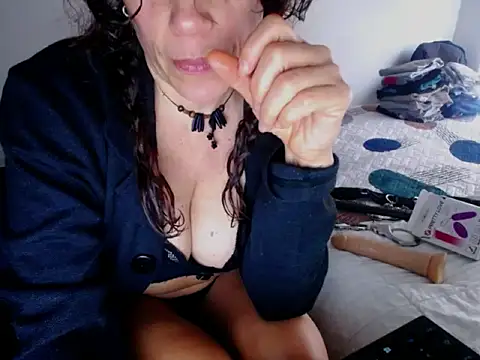 fenix colette online show from March 9, 2026, 6:55 pm