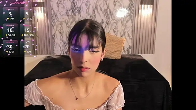 ChloeeMason online show from November 12, 2025, 11:03 am