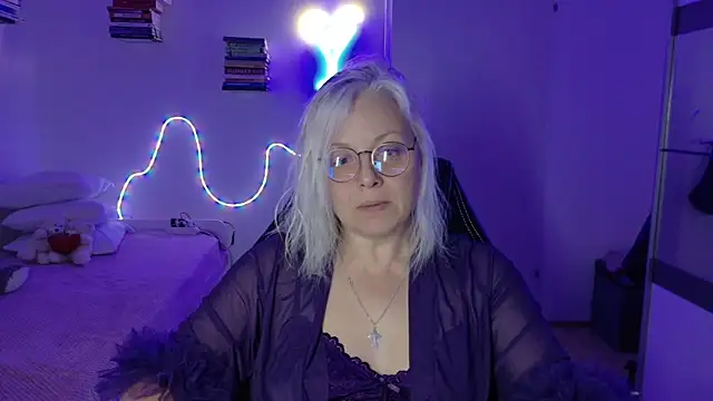 Linsy Kim online show from April 18, 2026, 7:07 pm