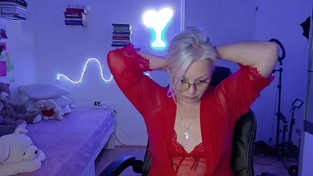 Linsy Kim online show from April 8, 2026, 6:09 pm