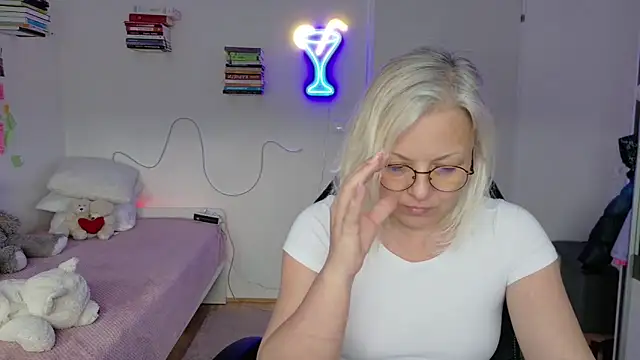 Linsy Kim online show from April 16, 2026, 3:35 pm