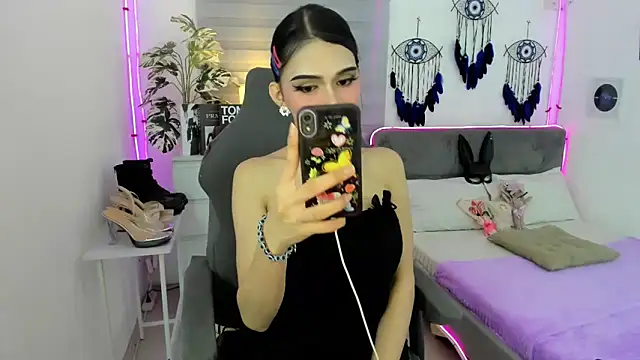 Snapshot of tstoni_talks chatting on November 8, 2025, 10:08 am tstoni talks online show from November 8, 2025, 10:08 am